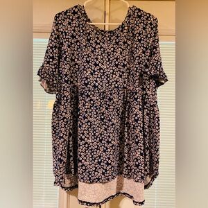 NWOT simply irresistible floral babydoll top. 1X